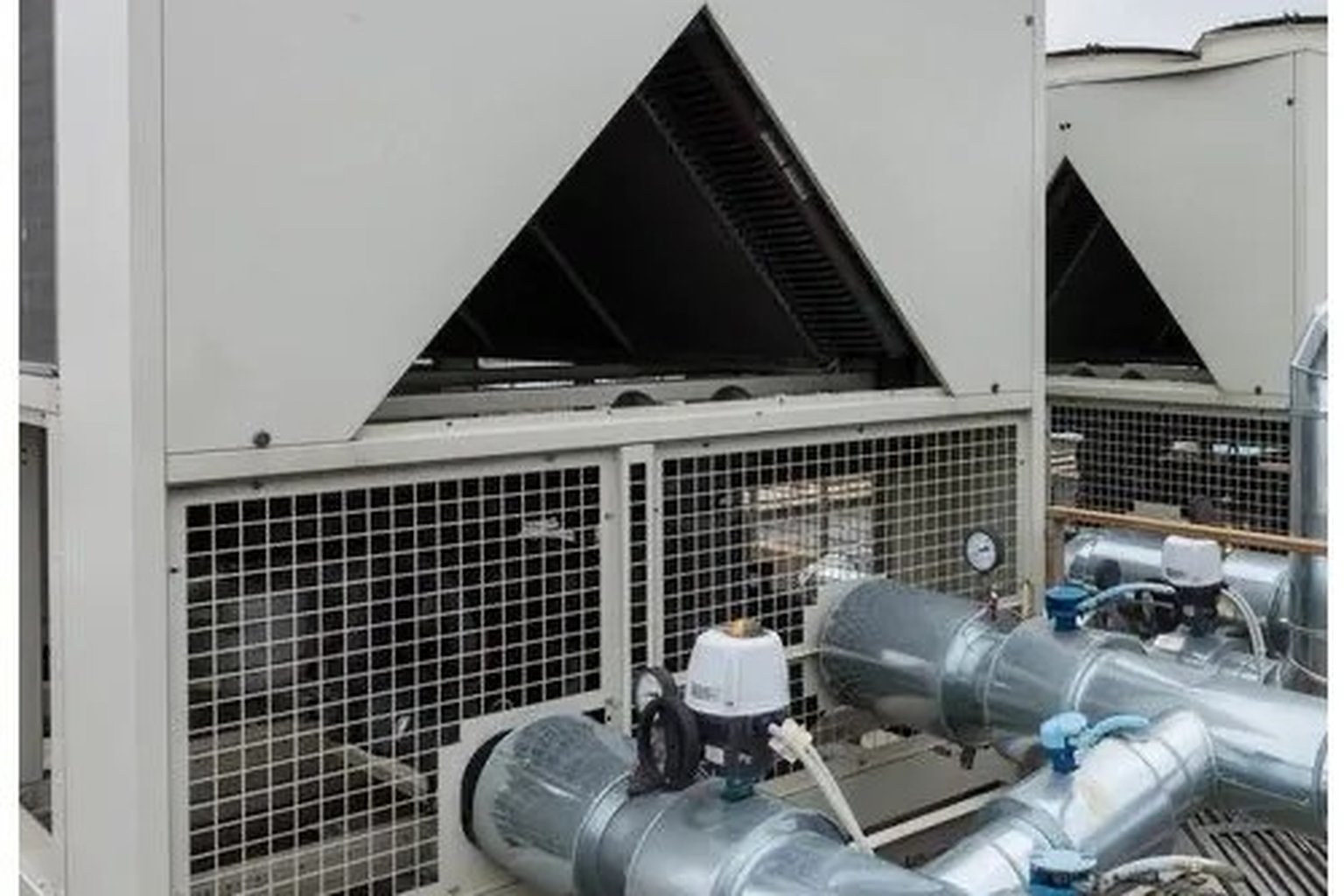 HVAC chillers with Supergreen DCD energy monitoring sensors